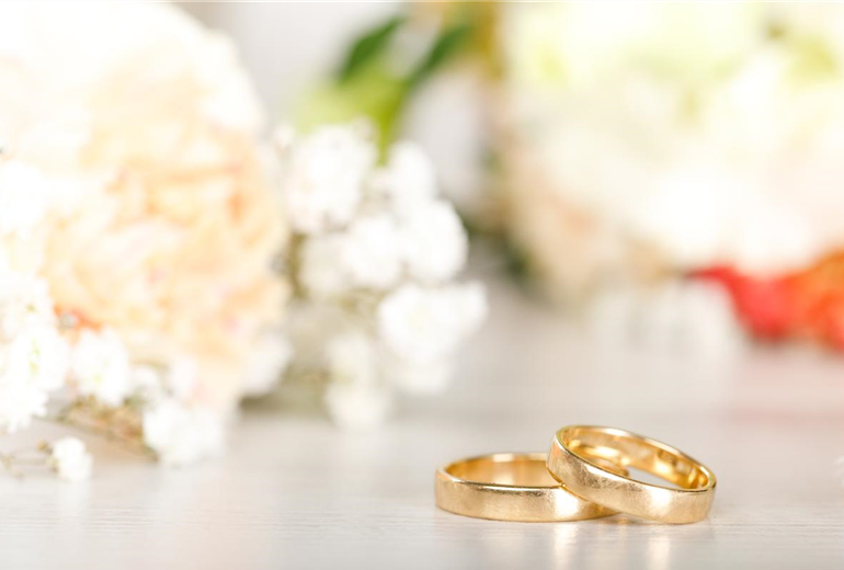 Floristische Tischdekoration mit Eheringen